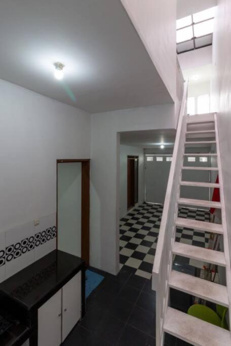 Spacious, White-Villa Belgareti @Kiara Condong Bandung Exterior photo