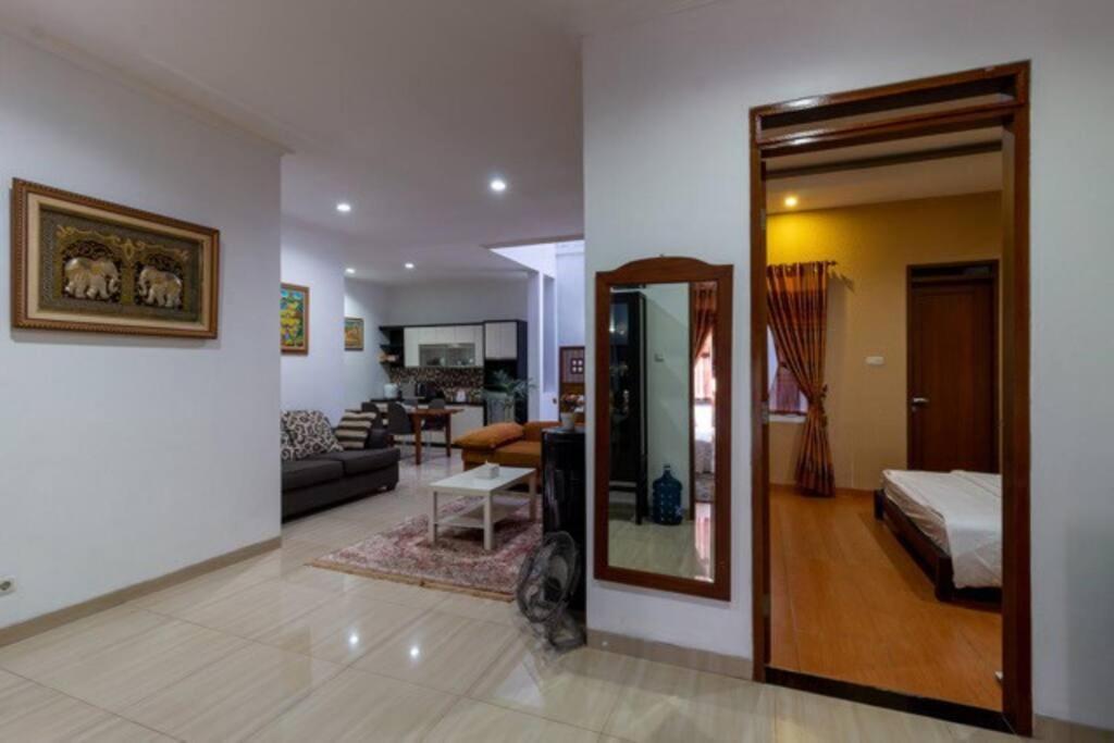 Spacious, White-Villa Belgareti @Kiara Condong Bandung Exterior photo